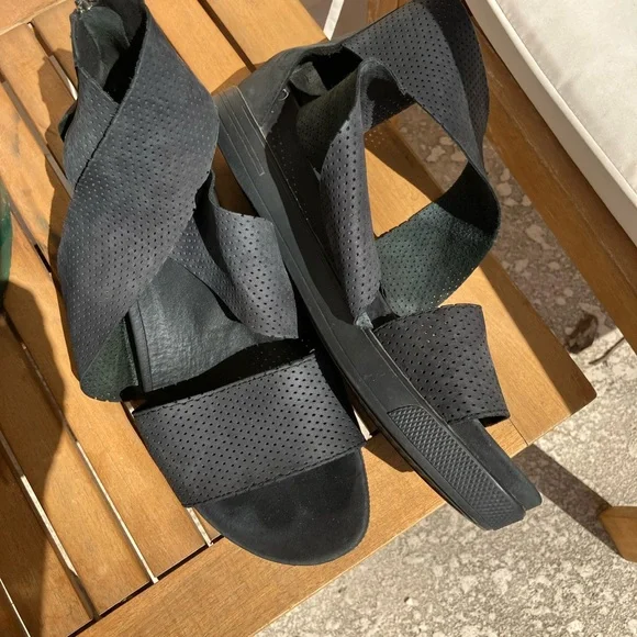 Eileen Fisher platform sneaker sole strappy nubuck gladiator sandals - Picture 2 of 5